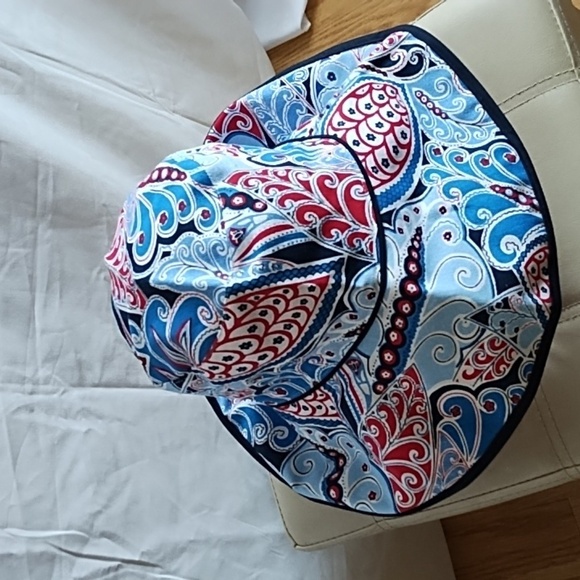 Very Bradley Bucket Hat - Picture 2 of 6